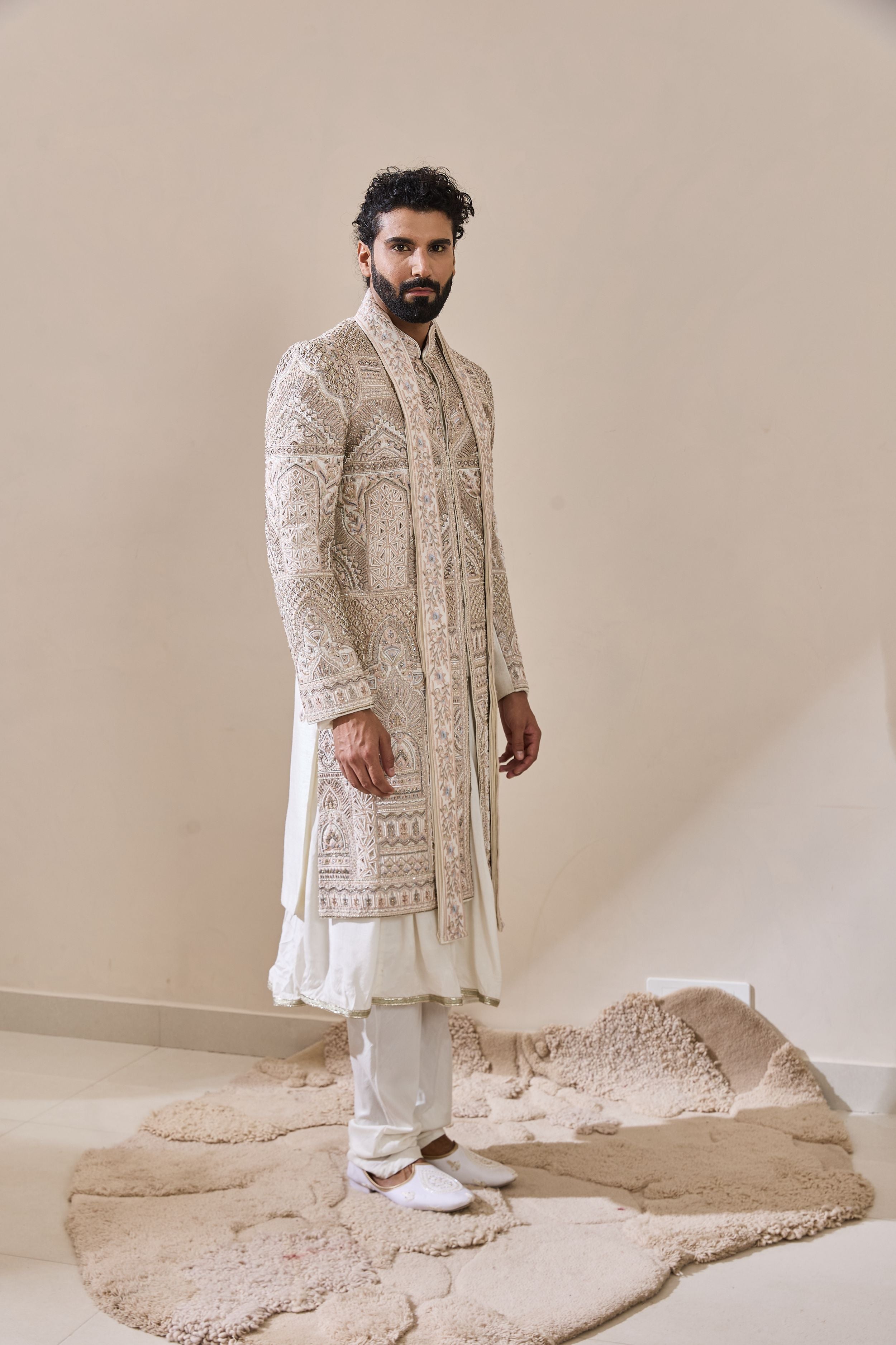 Ivory Aari And Zardozi Embroidered Sherwani