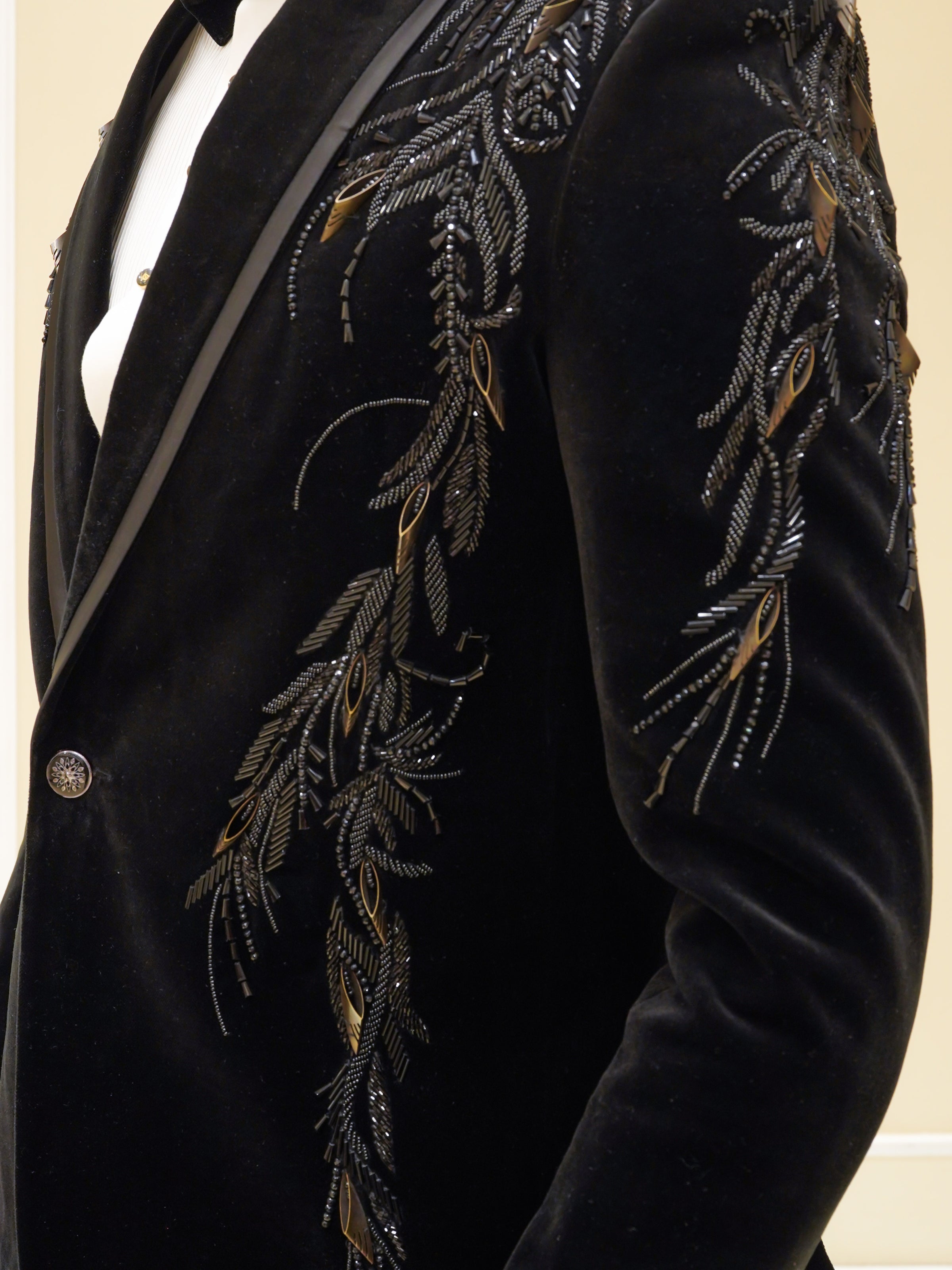 Black Cut Dana Embroidery Set