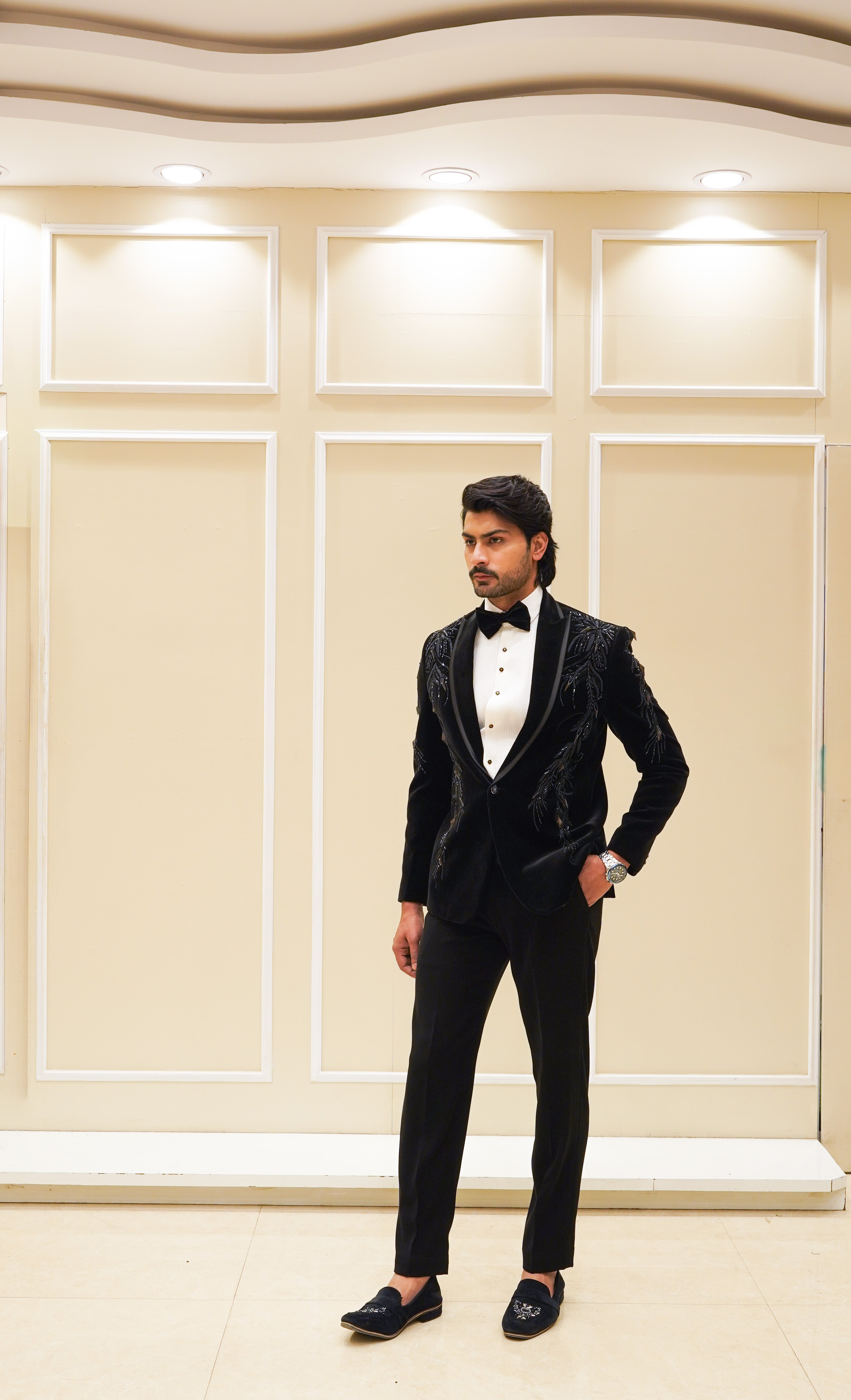 Black Cut Dana Embroidery Set