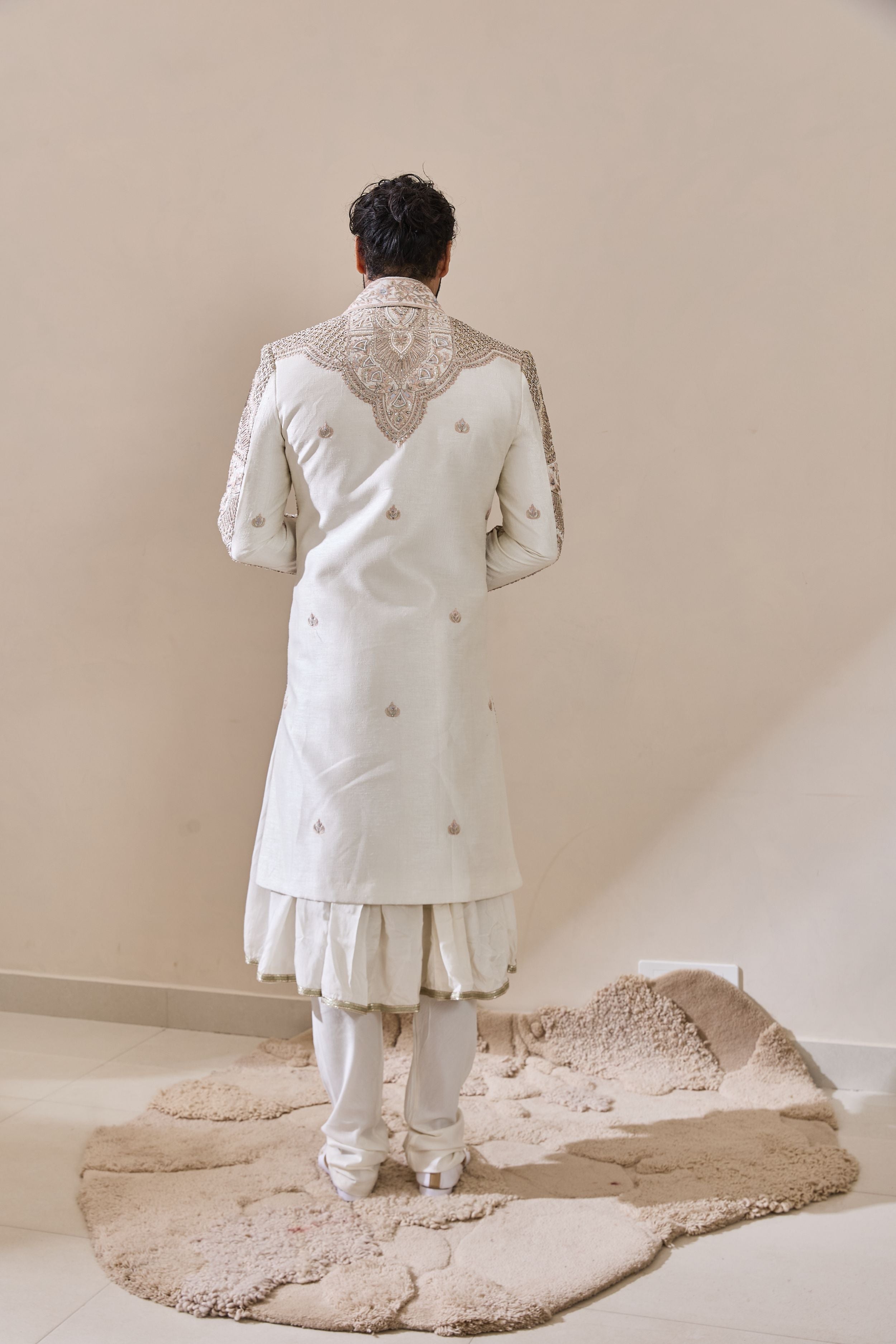 Ivory Aari And Zardozi Embroidered Sherwani